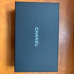 Authentic empty Chanel box in black & white